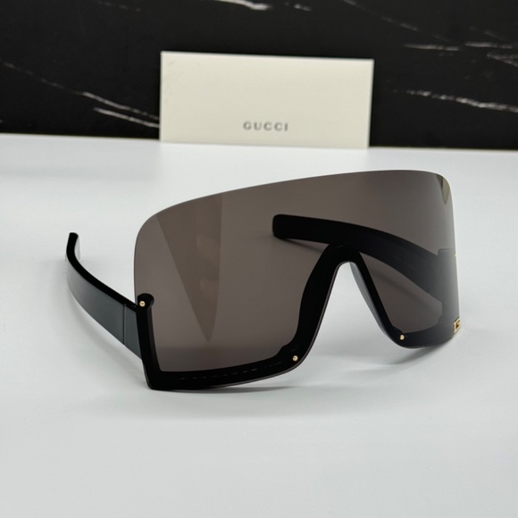NEW GG1631S 004 GUCCI BLACK GREY OVERSIZED WOMEN GUCCI SUNGLASSES - Picture 6 of 14